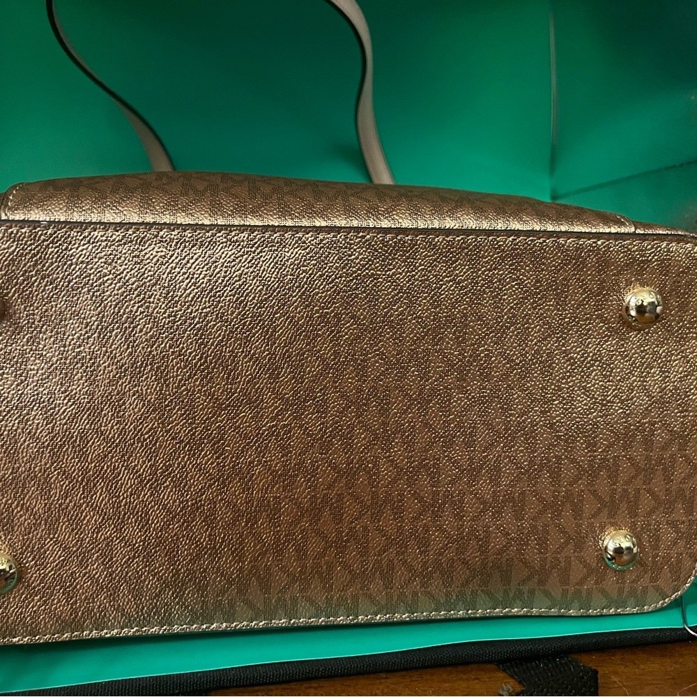 Michael Kors rose/ gold tote bag - Picture 2 of 2